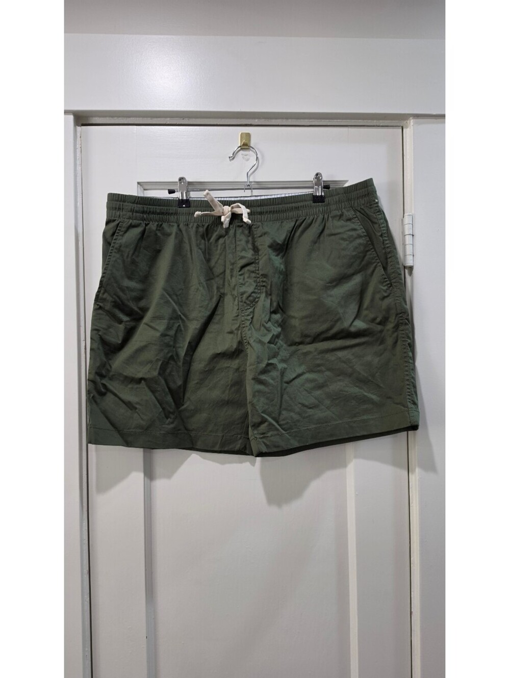 J.Crew Men's Olive Green Elastic Waist Shorts XL